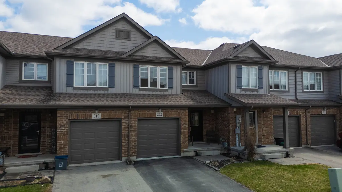 323 Silverwood AVE, Welland, ON L3C 0C5