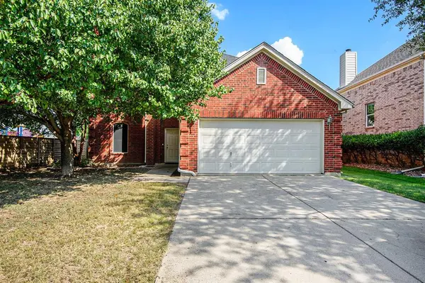 605 Fossil Wood Drive, Saginaw, TX 76179