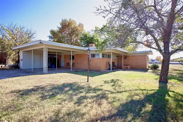 1400 Brazos St, Graham, TX 76450