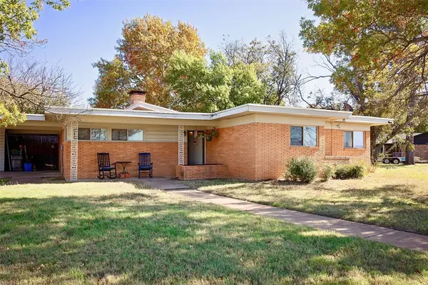 1400 Brazos St, Graham, TX 76450