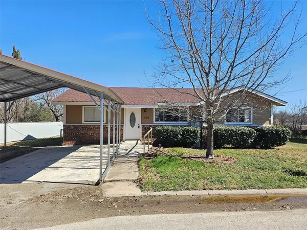 509 Starkey Street, Bangs, TX 76823