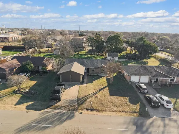 706 Hill City Drive, Duncanville, TX 75116
