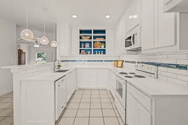 105 Thoroughbred Drive, Krum, TX 76249