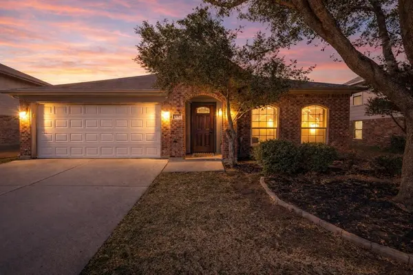 105 Thoroughbred Drive, Krum, TX 76249