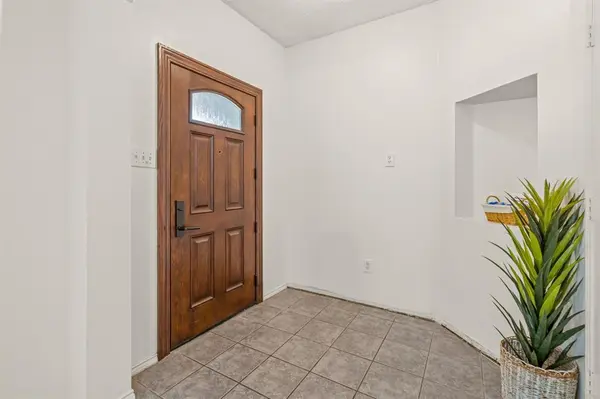 105 Thoroughbred Drive, Krum, TX 76249