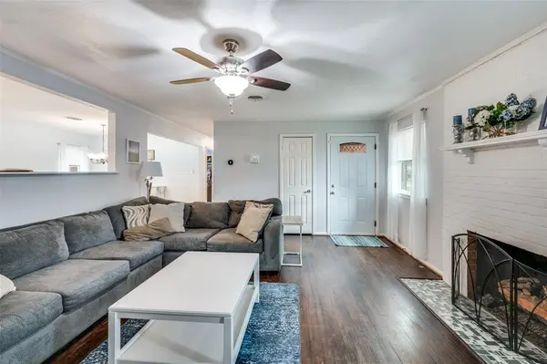 913 Ross Trail, Arlington, TX 76012