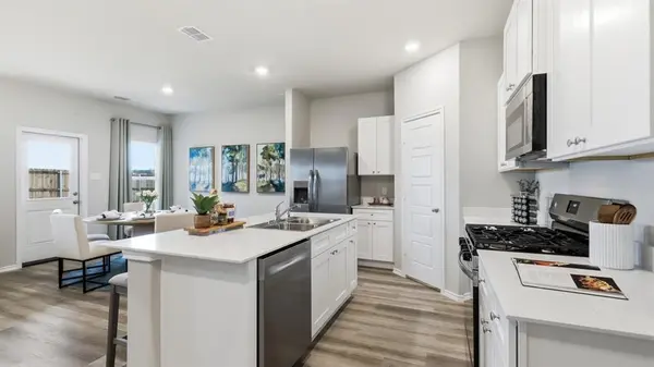 1733 LEEVON Lane, Fort Worth, TX 76140