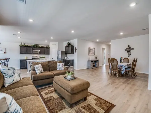 806 Martingale Drive, Nevada, TX 75173