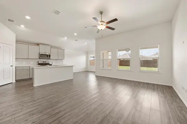 813 Amberwood Court, Fort Worth, TX 76052