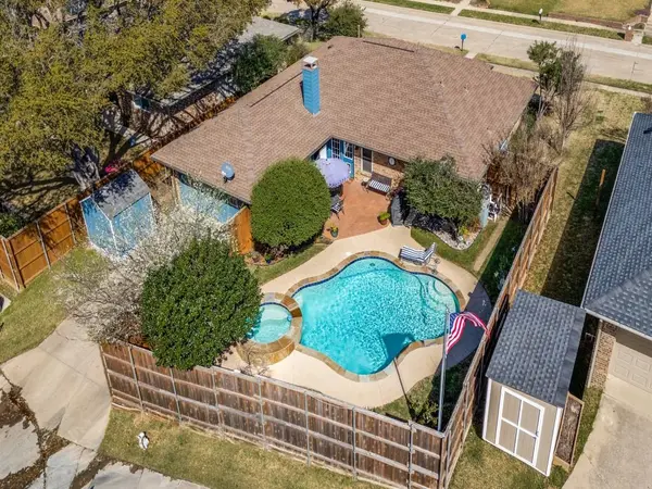 2516 Lawnview Drive, Carrollton, TX 75006