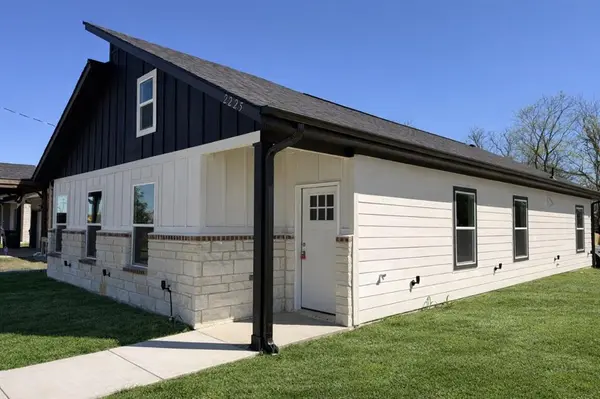 2225 College Street, Greenville, TX 75407