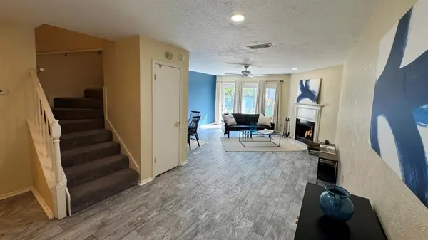 2535 Wedglea Drive #123, Dallas, TX 75211