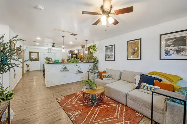 1212 E Jessamine Street, Fort Worth, TX 76104