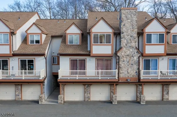 30 Woods Edge Dr, Roxbury Twp., NJ 07876