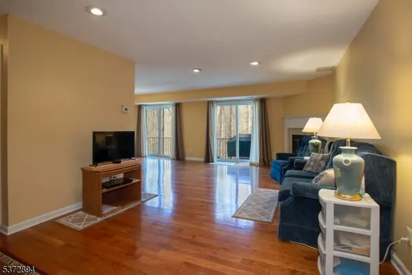 30 Woods Edge Dr, Roxbury Twp., NJ 07876