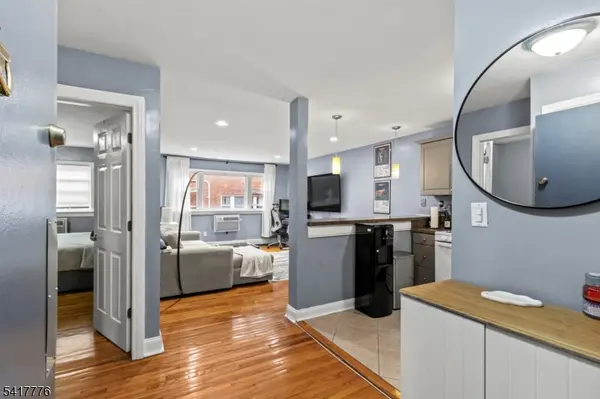 826 W Grand St, Elizabeth City, NJ 07202