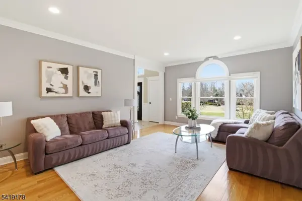 4 Michele Crossing, Raritan Twp., NJ 08822