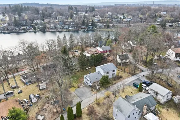 72 Hudson Dr, West Milford Twp., NJ 07480