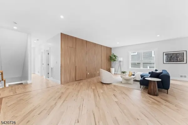 132 N 17Th St, East Orange City, NJ 07017