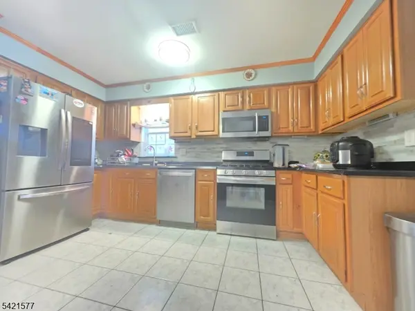 519 Fulton St, Elizabeth City, NJ 07206