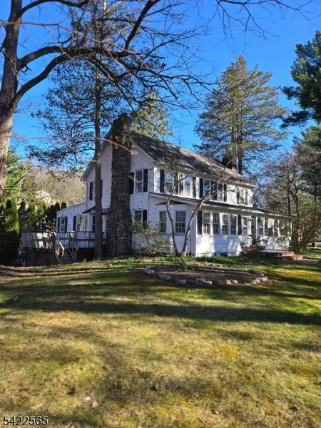 1 Pioneer Trl, Jefferson Twp., NJ 07438