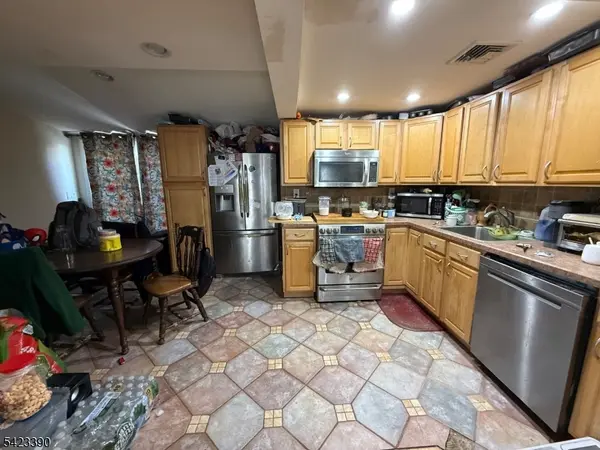 12 Storms Ave, Wanaque Boro, NJ 07420