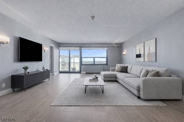 2 Claridge Dr #7KE, Verona Twp., NJ 07044