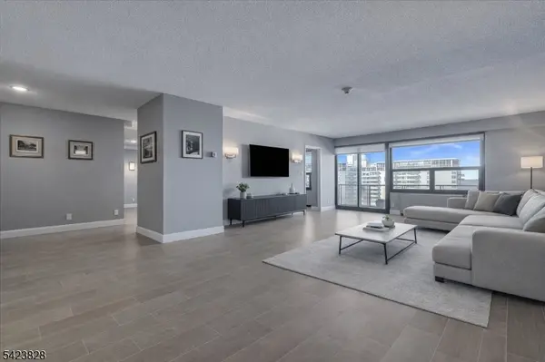 2 Claridge Dr #7KE, Verona Twp., NJ 07044