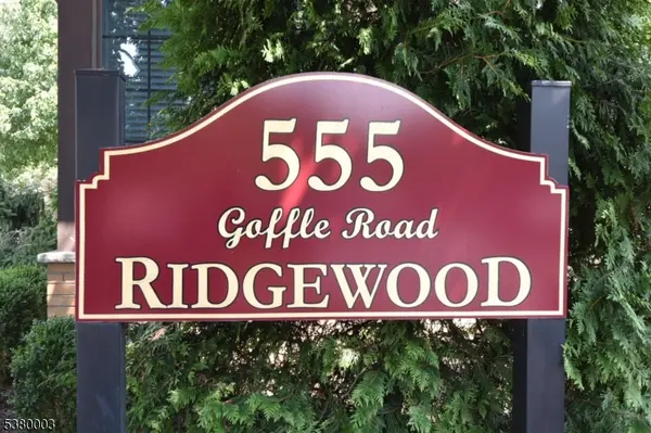 555 Goffle Rd, Ridgewood Village, NJ 07450