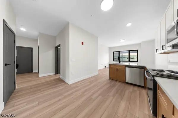 87 Mary St #506, Paterson City, NJ 07503