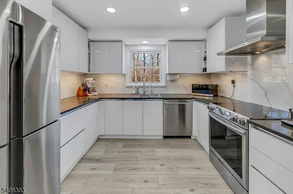 25 Sunset Trl, Rockaway Twp., NJ 07866