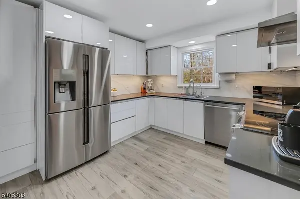 25 Sunset Trl, Rockaway Twp., NJ 07866