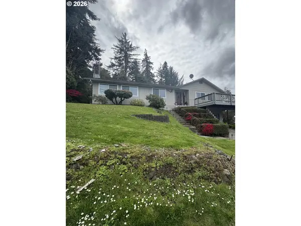 1376 D ST, Coos Bay, OR 97420