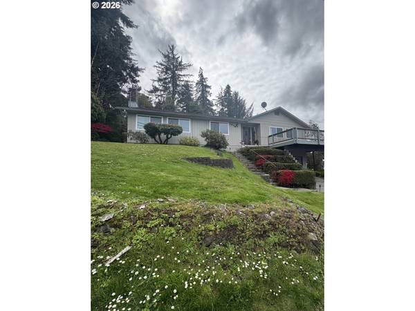 1376 D ST, Coos Bay, OR 97420