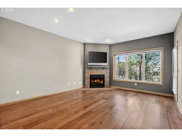 300 W 8TH ST #324, Vancouver, WA 98660