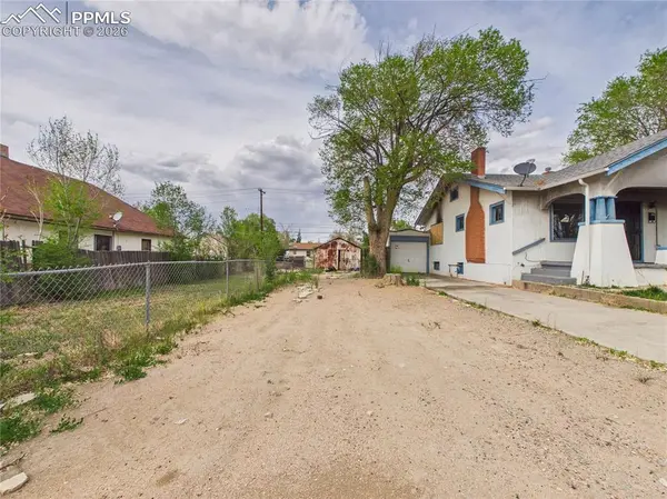 807 E 12th ST, Pueblo, CO 81001