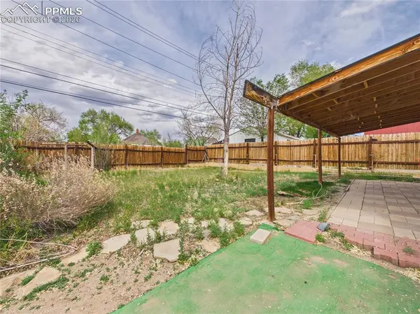 807 E 12th ST, Pueblo, CO 81001