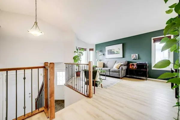 343 Silkstone CV W, Lethbridge, AB T1J 2A3