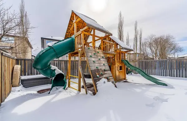 18 Tuscany Summit GN NW, Calgary, AB T3L 0B8