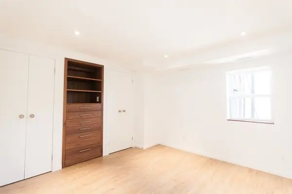 1118 Queen ST W #A, Toronto C01, ON M6J 1H9