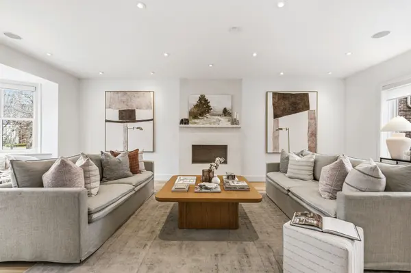 12 Highland CRES, Toronto C09, ON M4W 2S7