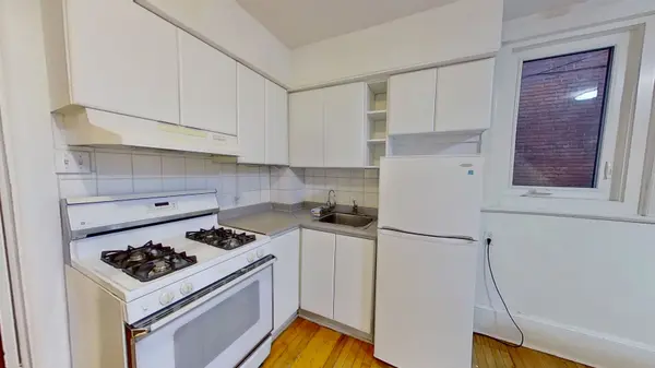 665 Dovercourt RD #Apt 3, Toronto C01, ON M6H 2W5