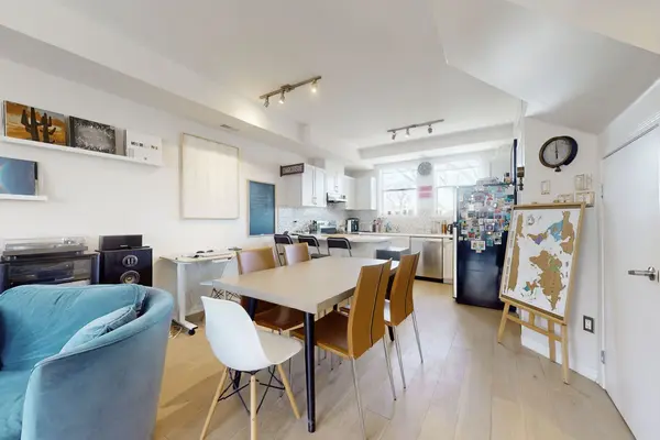 55 Halton ST #213, Toronto C01, ON M6J 1R5