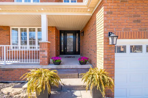 269 Huntington CRES, Clarington, ON L1E 3J3