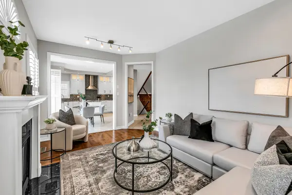 284 Bilbrough ST, Aurora, ON L4G 7X5