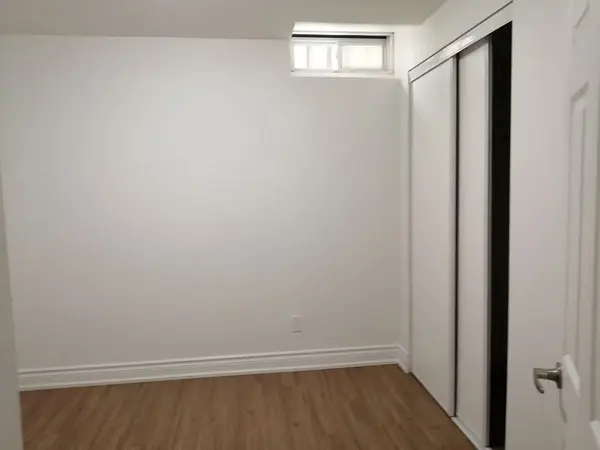 3 Brookwood DR #Bsmt #2, Richmond Hill, ON L4S 1E8