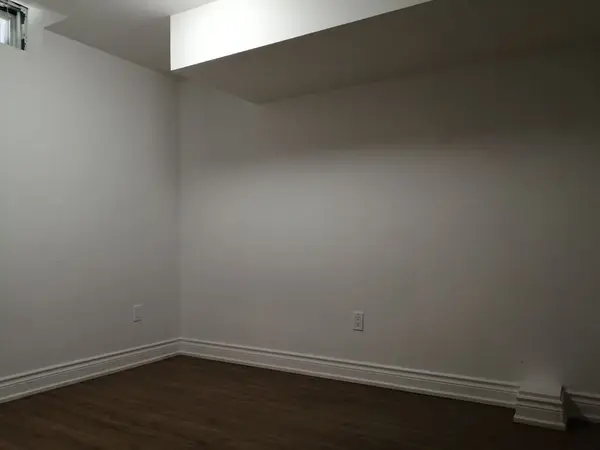 3 Brookwood DR #Bsmt #2, Richmond Hill, ON L4S 1E8