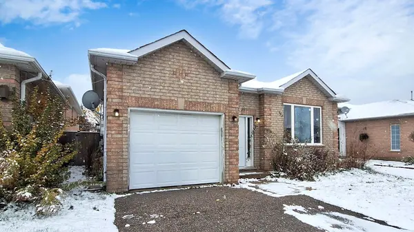16 Nicole Marie AVE #Main, Barrie, ON L4M 6Y8