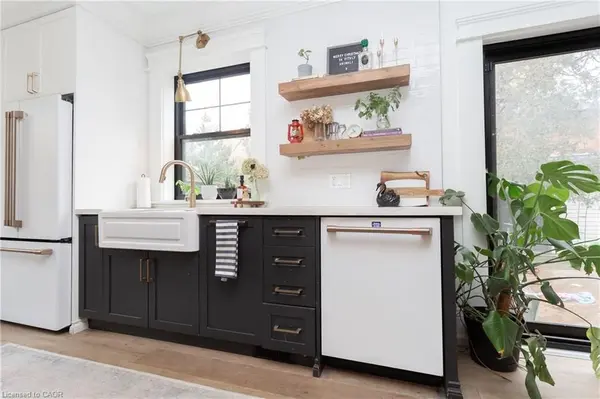 1406 Ontario ST, Burlington, ON L7S 1G4