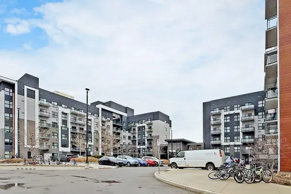 102 Grovewood Common #334, Oakville, ON L6H 0X2